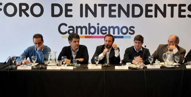 Lunghi profundiza su pertenencia a Cambiemos: participó de foro con otros intendentes