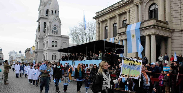 Se realizaron los festejos por el Bicentenario en Tandil