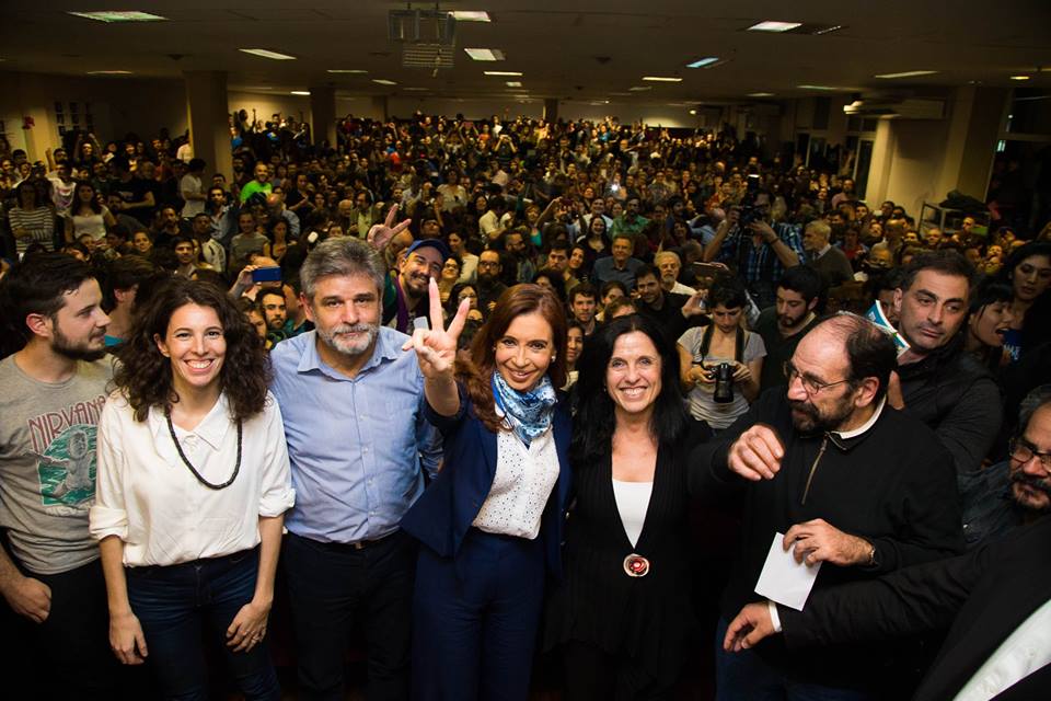 Cristina advirtió que «la mano viene para bastones muy largos»