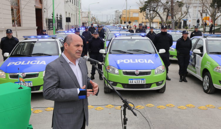 Vidal rechazó diez patrulleros porque los compró un municipio opositor