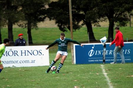 Los Cardos ganó con autoridad su partido ante Universitario de Bahía Blanca