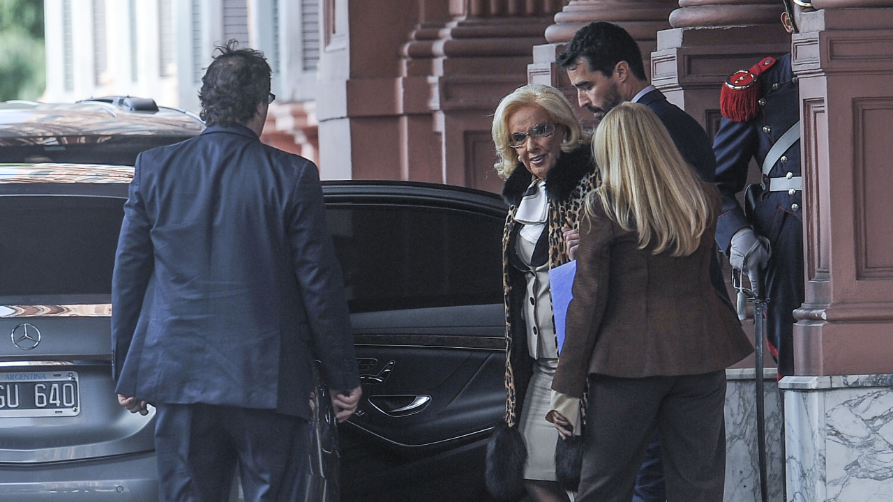 El Gobierno le paga al nieto de Mirtha Legrand $1.5 millones para asesorar a Fabricaciones Militares