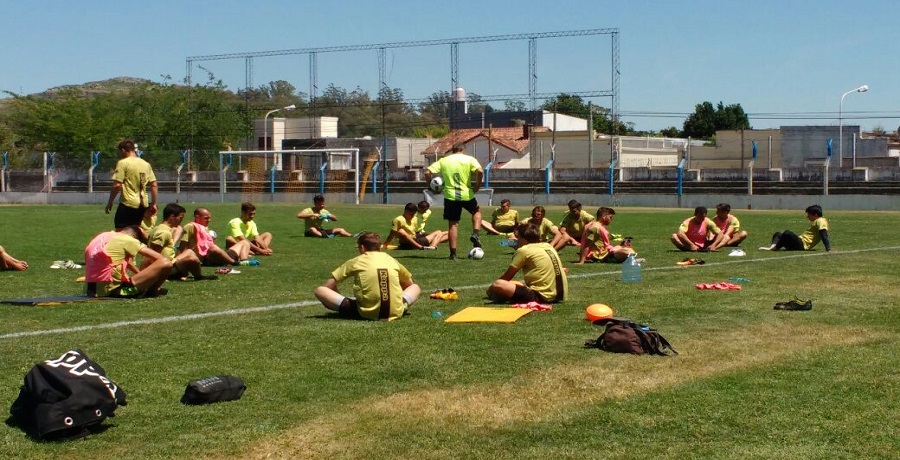 Santamarina viaja a Tucumán a buscar el primer triunfo de la era Arzubialde