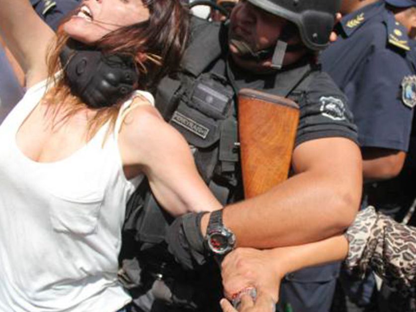 Jujuy: Violenta represión a Diputados Nacionales antes de la sentencia a Milagro Sala