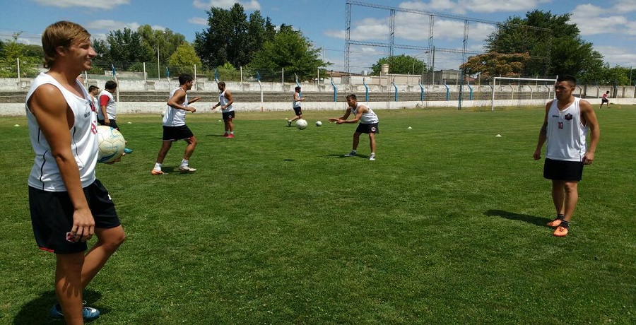 Independiente y Unicen hicieron fútbol y buscan ponerse a punto para el debut