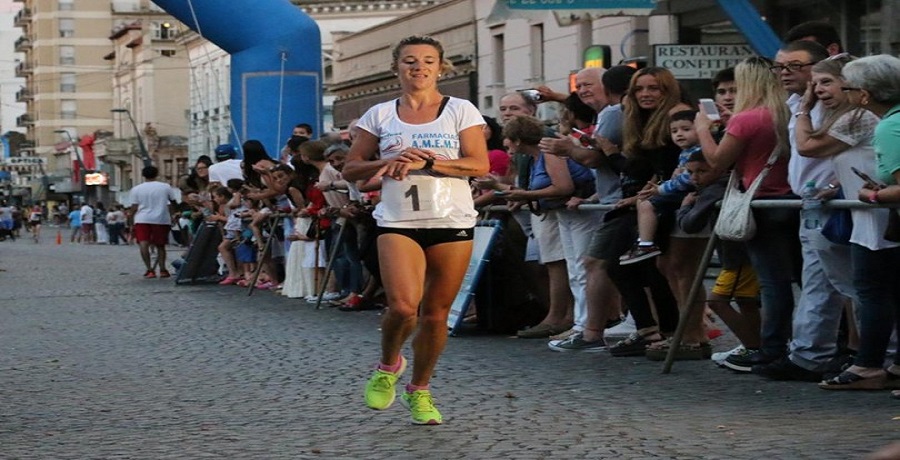 Hoffman y Urrutia una costumbre ganadora en la Pequeña San Silvestre