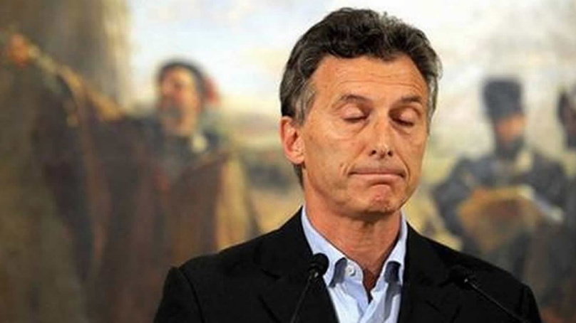 Macri vistió una planta de Peugeot y los trabajadores le gritaron «aguante Cristina»