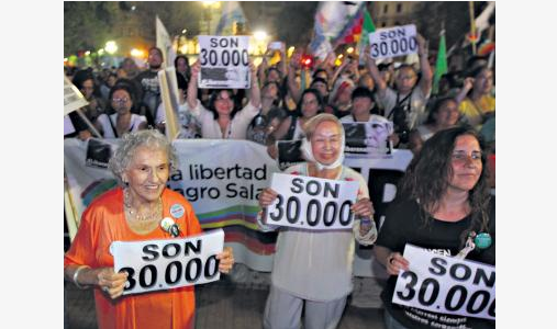 Una multitud se moviliza en Capital para reafirmar que son 30.000 y pedir la libertad de Milagro Sala
