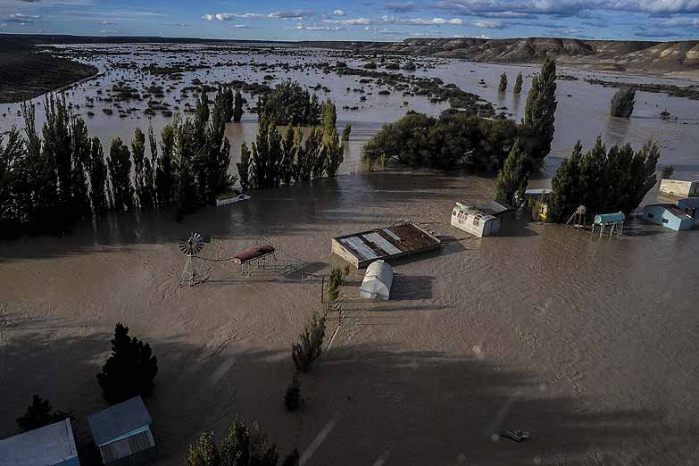 Más de 10 mil personas evacuadas en 5 provincias por las inundaciones