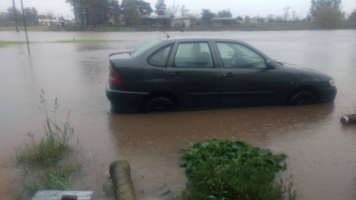 #Fotos: Anegaciones en los barrios de Tandil por la intensa lluvia que no cede