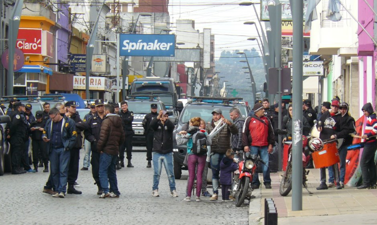 Tandil: sin detenidos y sin heridos, desalojaron la sede del Ministerio de Trabajo de la Nación