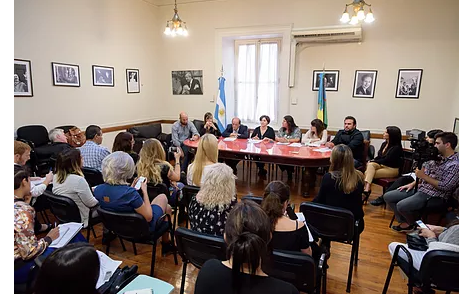 Presentan proyectos contra la violencia hacia las mujeres y piden sesión especial para tratarlos