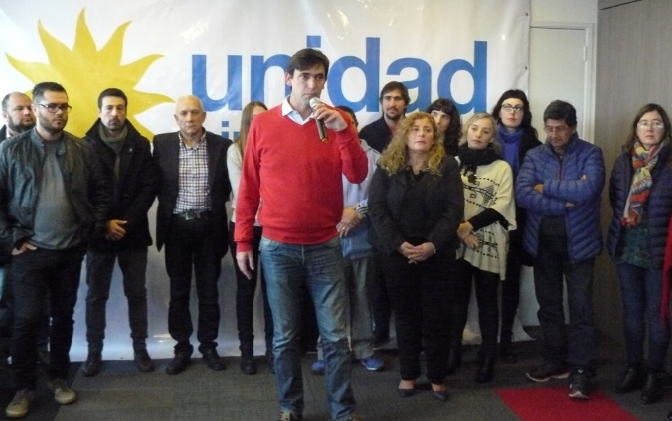 Iparraguirre presentó la lista de Unidad Ciudadana con una sorpresiva nómina de candidatos