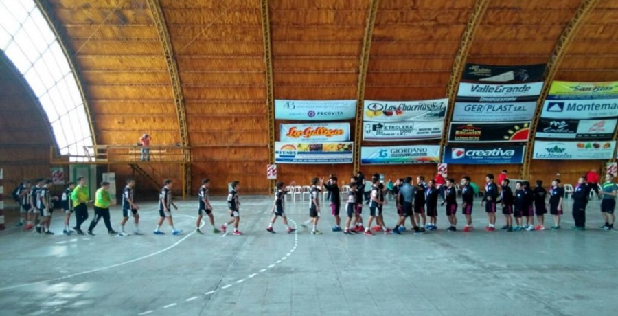 Handball: los chicos del Club Defensa comenzaron con dos victorias en el Nacional C