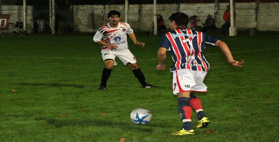 Ferro y Atlético Ayacucho ponen en juego la punta de la URD