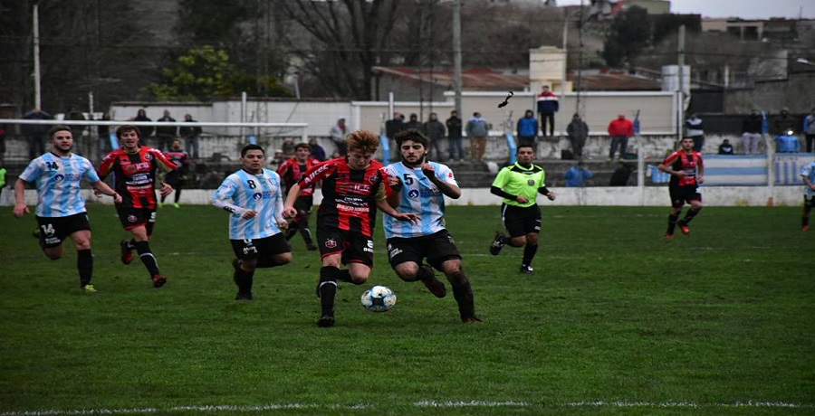 Independiente empató con Racing de Balcarce y continúa invicto en el Federal B