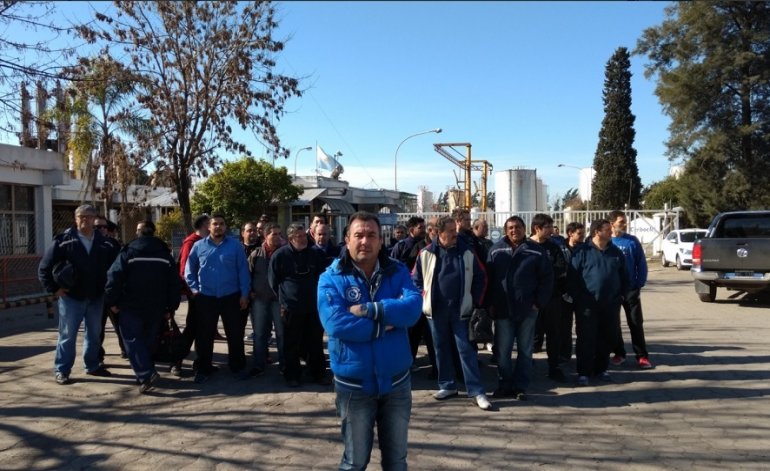 En Campana echaron a más de 130 trabajadores en Carboclor: la empresa cierra su producción
