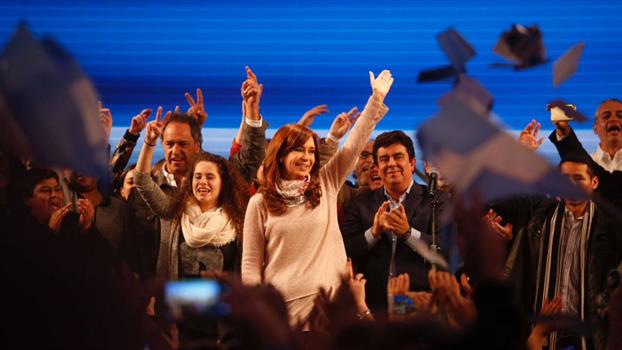 Según datos oficiales la mayoría de las mesas que faltan escrutar son de distritos donde se impuso CFK