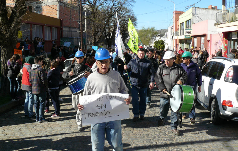 Por falta de pago, los trabajadores volvieron a paralizar la obra de Polivalente