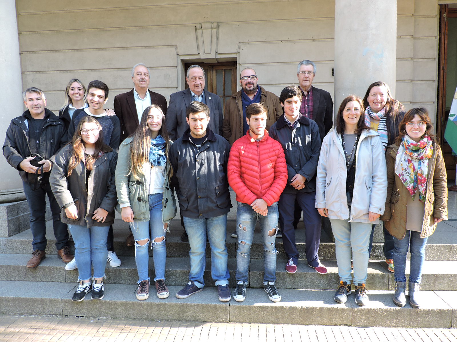 Alumnos de Vela y Fulton que ganaron el concurso MERCOSUR en la escuela viajaron a Montevideo