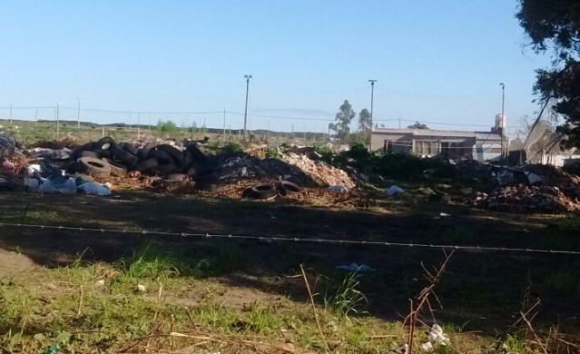 Vecinos denuncian otro basural clandestino en Tandil, en la avenida Actis