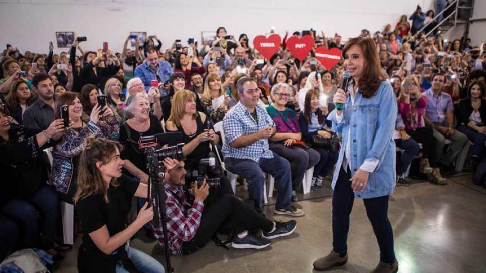 CFK: «Quiero que quienes gobiernen no me hablen del futuro sino que se ocupen del presente»