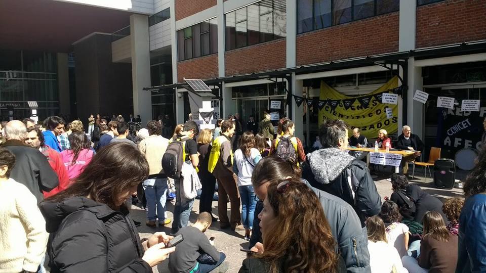 Ruidazo por la ciencia: los científicos en el cuarto día de toma del Ministerio