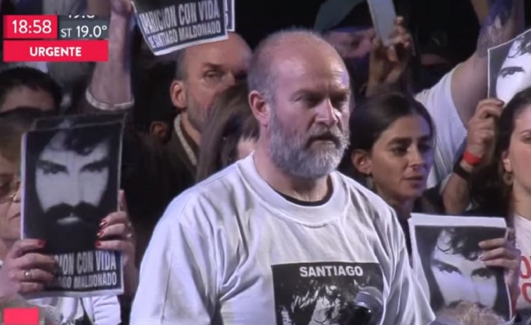 El hermano de Santiago Maldonado denunció que el juez no lo recibe