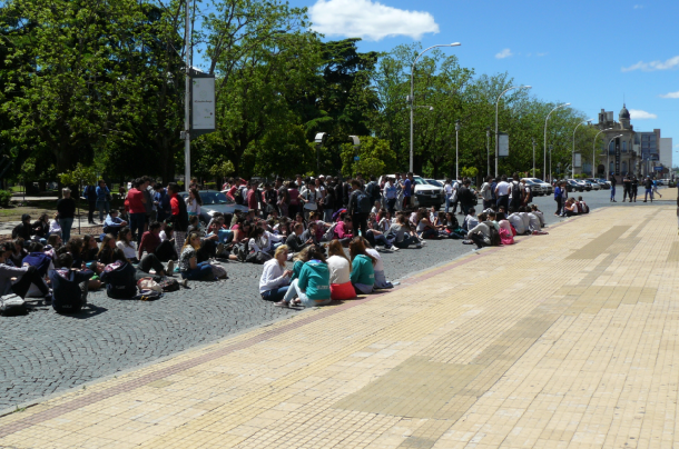 El Municipio suspendió definitivamente la Farándula 2017 y hubo protestas de estudiantes