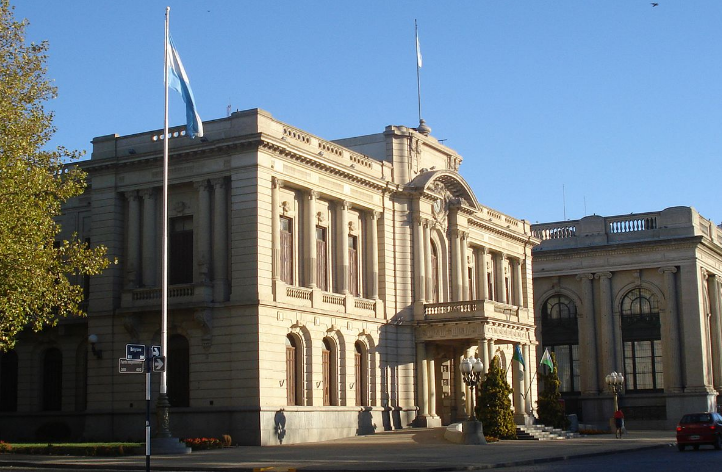 La Provincia le habría garantizado al Municipio la continuidad de las becas de Niñez y Adolescencia