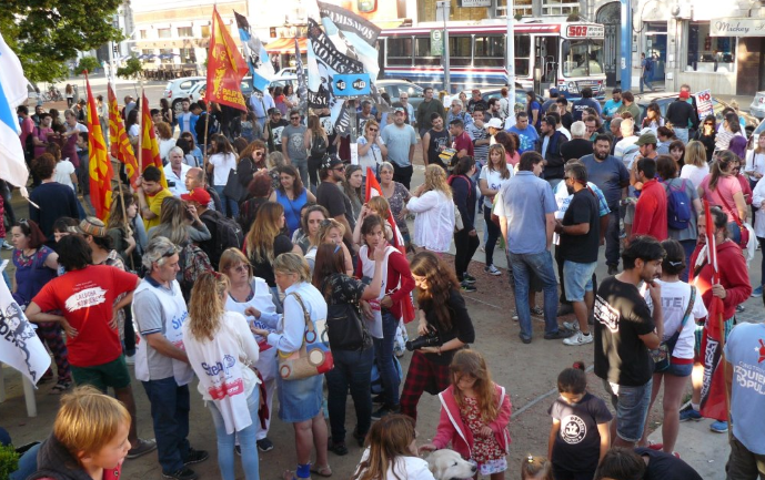 Tandil protestó contra el recorte de haberes a los jubilados