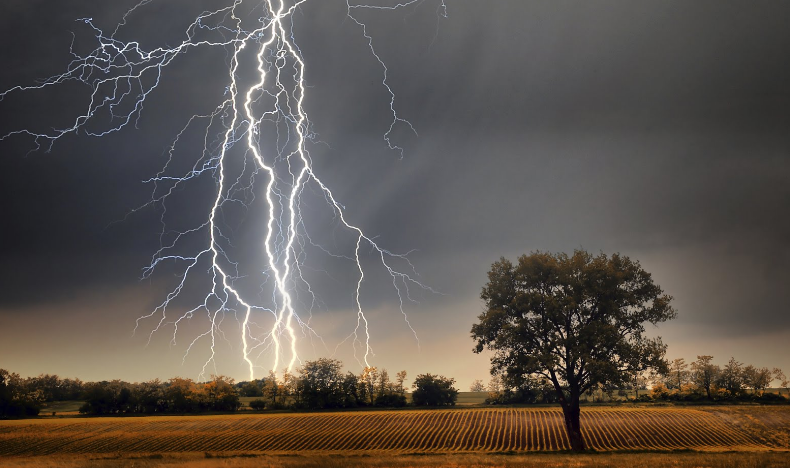 Alerta meteorológico por fuertes vientos y tormentas para la tarde y noche de este sábado