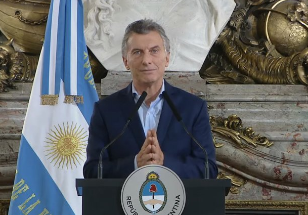 Tras la fuerte caída de la imagen del gobierno, Macri anunció un plan de austeridad en el Estado