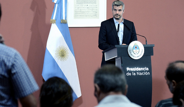 Subió la nafta un 6 % y Marcos Peña dijo que la gente «se tiene que acostumbrar a vivir con eso»