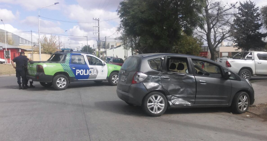 Vecinos de Rosalía de Castro y Primera Junta piden reductores de velocidad para evitar más accidentes