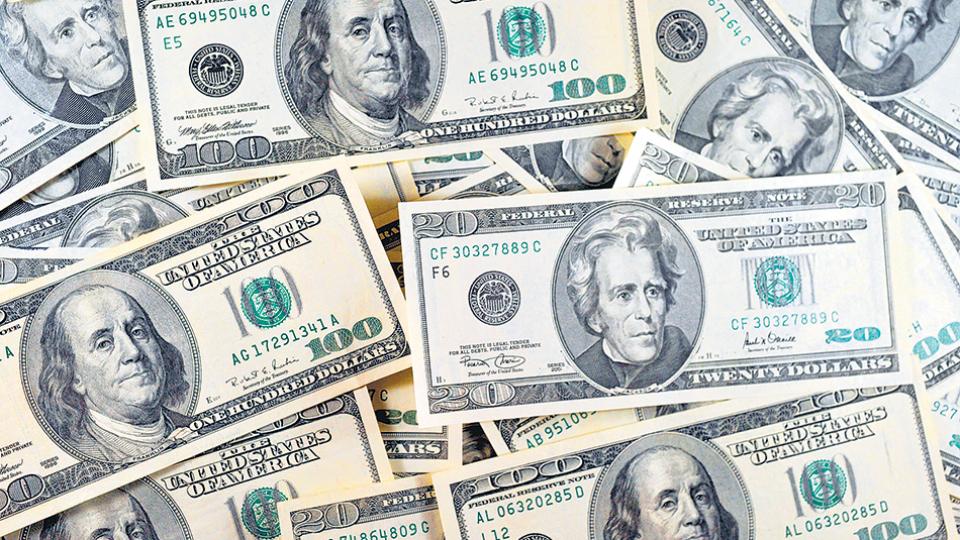 Luego del anuncio sobre el FMI el dólar ya cotiza a más de 24 pesos en algunos bancos