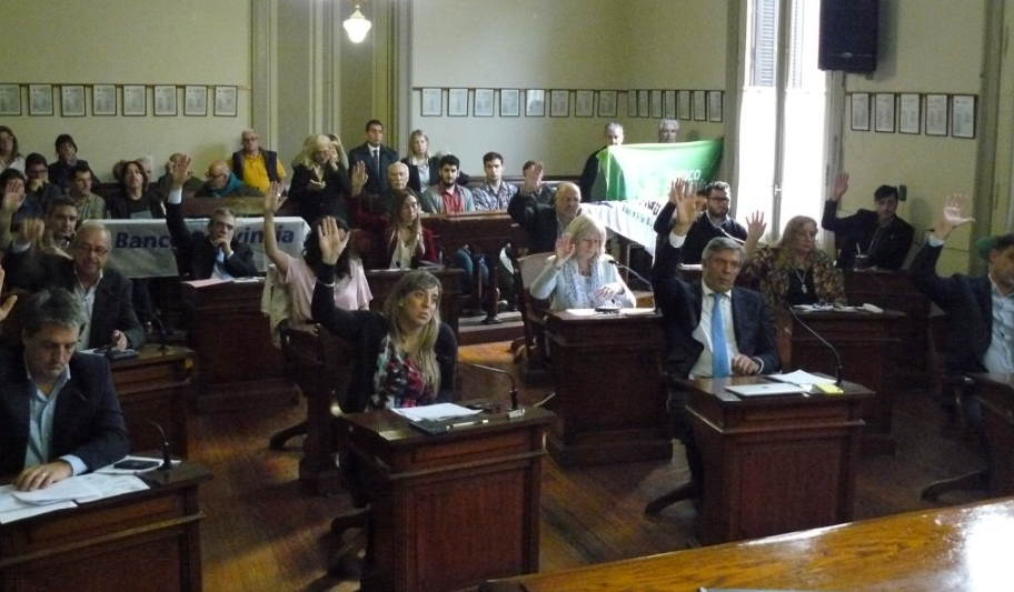 Contra la ley de Vidal: el Concejo Deliberante votó por unanimidad la propuesta de trabajadores del Bapro