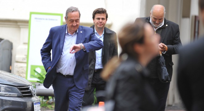 Lunghi contrató en dólares a una empresa del Grupo Clarín, para monitoreo de cámaras de seguridad