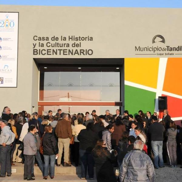 La obra “El casamiento de la gurisa” en la Casa del Bicentenario