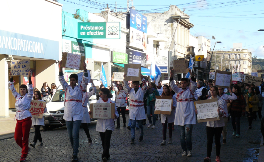 El FUDB responsabiliza al gobierno de Vidal por los muertos en una escuela y paran mañana