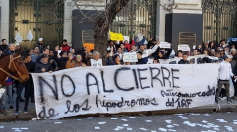 83 familias ven peligrar su trabajo en Tandil por el avance de Vidal contra la actividad hípica