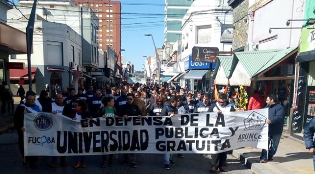 La comunidad universitaria se defiende