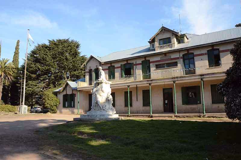 Una explosión en un calefactor de la Escuela Granja puso en alerta a la comunidad educativa local