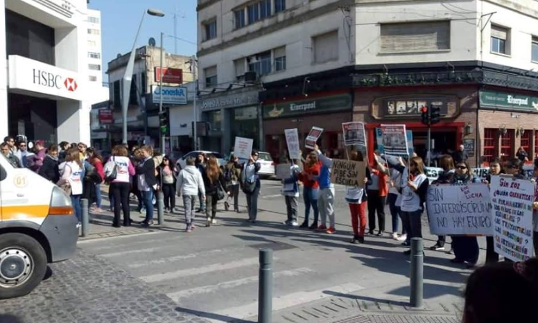 Primera jornada de paro y manifestación docente en San Martín y 9 de Julio