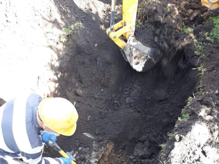Una excavadora rompió un cable y dejó un sector de la ciudad sin luz