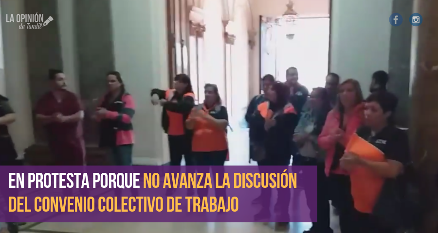 Sindicato de Municipales se movilizó al Palacio de Gobierno este lunes