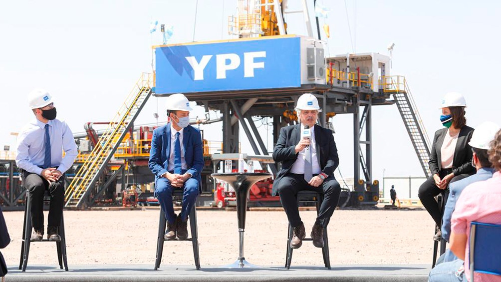 Alberto Fernández: «Necesitamos a YPF más fuerte y más viva que nunca»