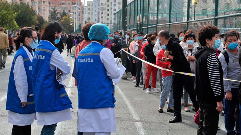 El coronavirus golpea Europa, mientras China testea a millones por un rebrote