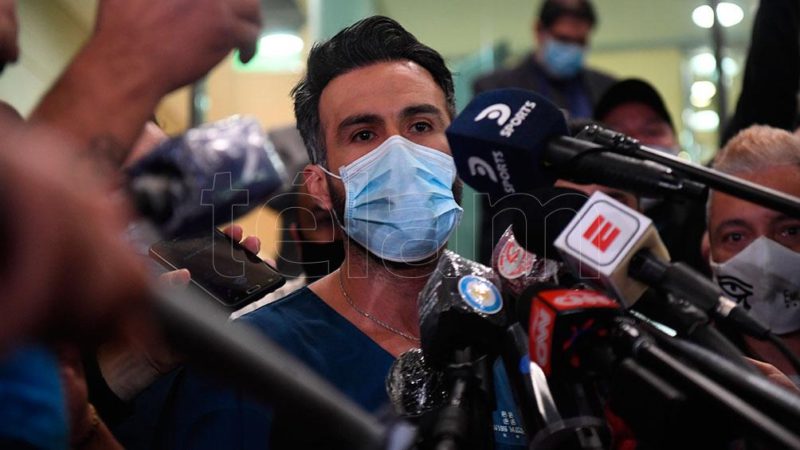 «Se eliminó el hematoma exitosamente», confirmó el médico Luque tras operar a Maradona