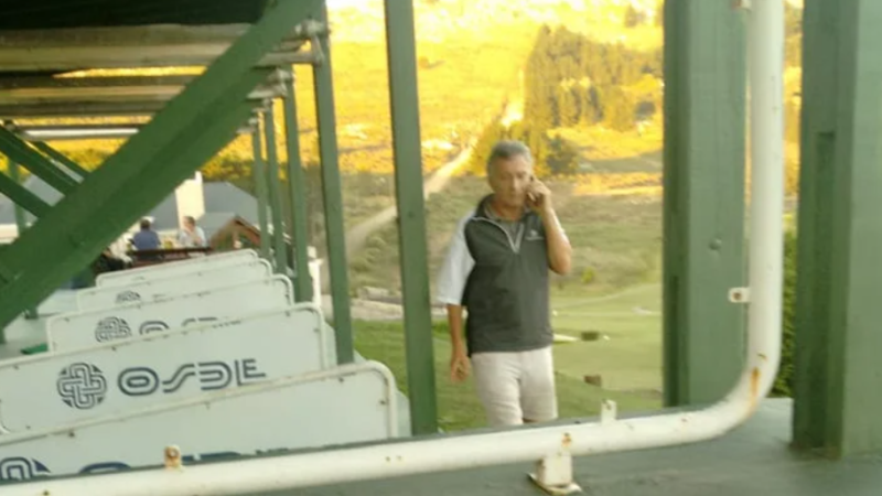 Macri en Tandil: llegó con amigos para jugar al golf